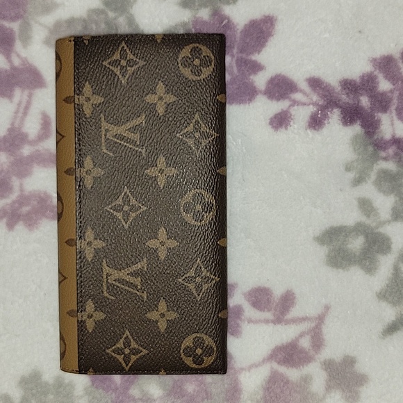 Authentic Louis Vuitton Emilie Wallet - Picture 6 of 7